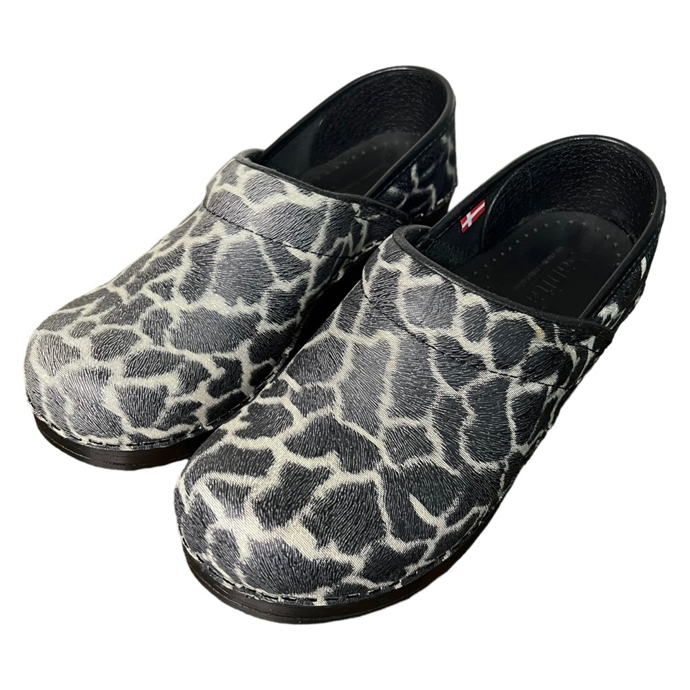 Sanita Giraffe Animal Print Clogs Size 36 5M Safari Non-Slip Shoes Healthcare